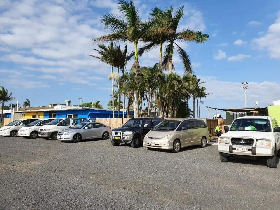 Palm Tree Backpackers Hostel Bundaberg Exterior photo